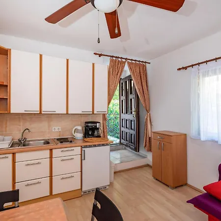Stunning In Apartman Rovanjska