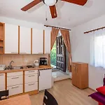 Front In Apartment Rovanjska