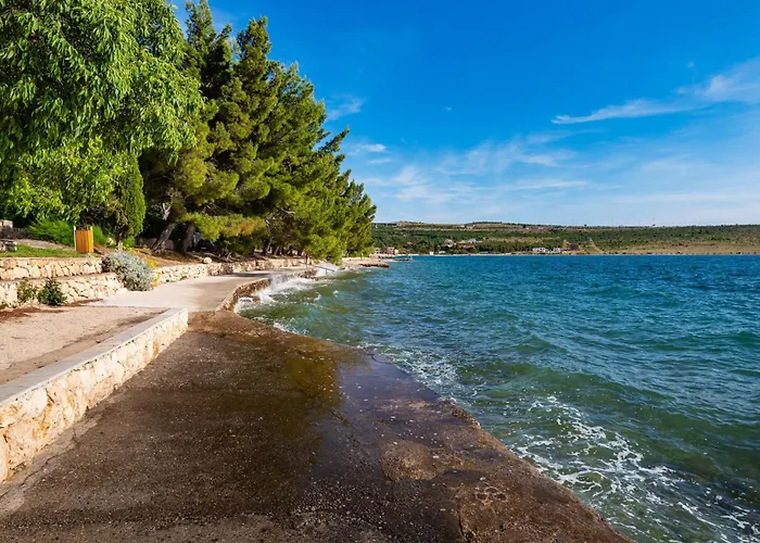 Stunning In Апартаменты Рованьска